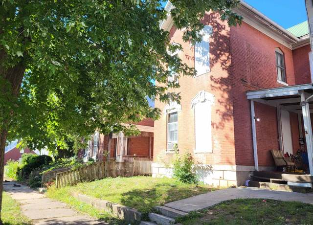 Property at 725 Washington St, Quincy, IL 62301, 4 beds, 2 baths