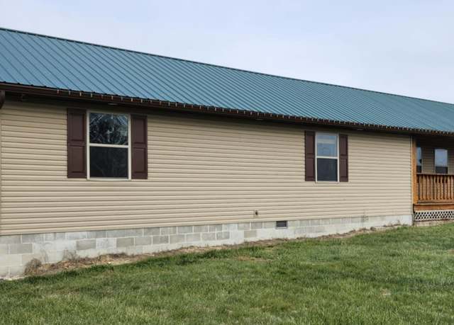 Property at 15479 Willis Rd, Benton, IL 62812, 4 beds, 3 baths