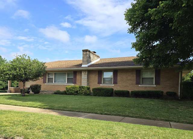 Property at 901 Coolidge Ave, Pekin, IL 61554, 3 beds, 2 baths