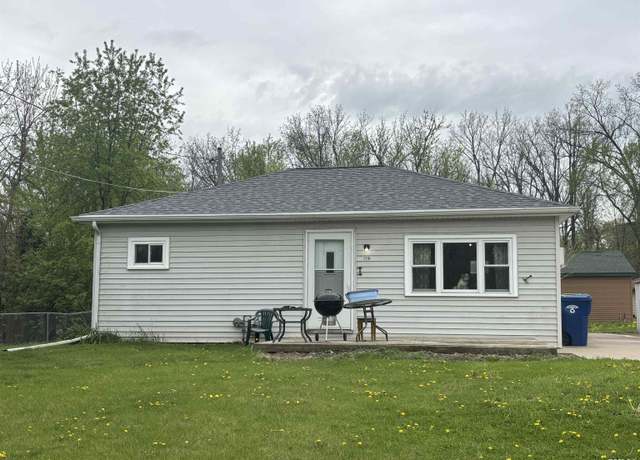 Property at 715 16th Avenue North, Clinton, IA 52732, 2 beds, 1 bath