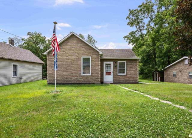 Property at 404 5th St, Sherrard, IL 61281, 2 beds, 1 bath