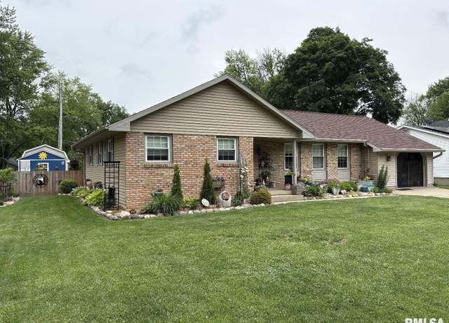 Property at 508 Oak St, Delavan, IL 61734, 3 beds, 1.5 baths