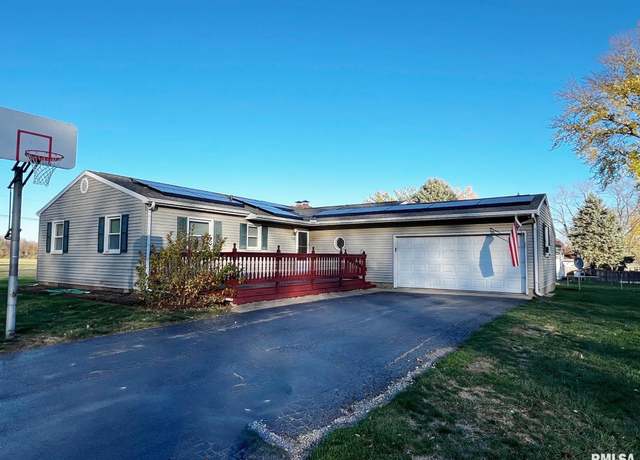 Property at 1006 E Brookview Ln, Peoria, IL 61615, 3 beds, 2 baths