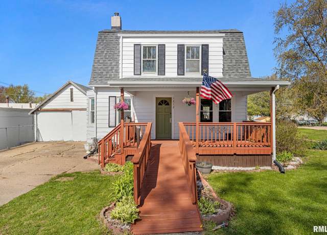 Property at 1213 S 9th St, Pekin, IL 61554, 3 beds, 2 baths