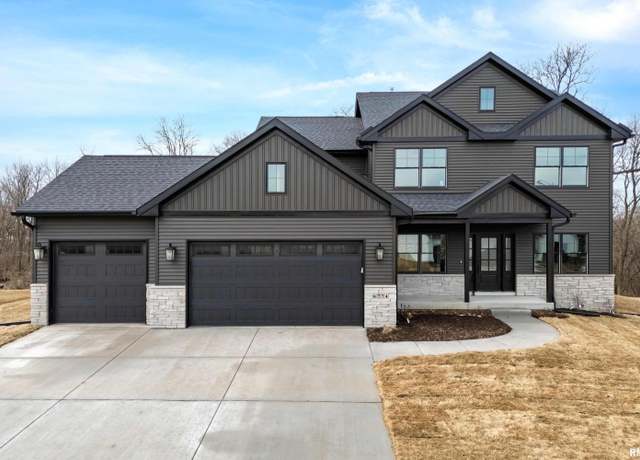 Property at 6774 Saint Marie Ct, Bettendorf, IA 52722, 5 beds, 4.5 baths