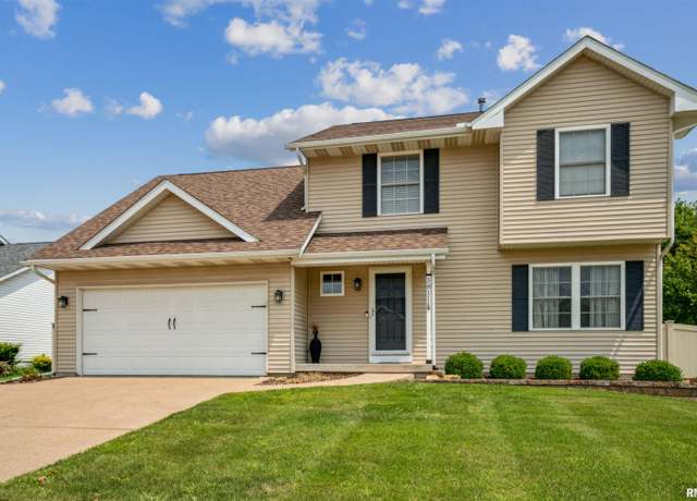 Property at 5811 Duggleby Ave, Davenport, IA 52807, 4 beds, 3.5 baths