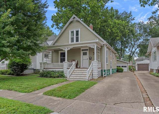 Property at 308 S Adelia St, Springfield, IL 62704, 3 beds, 2.5 baths