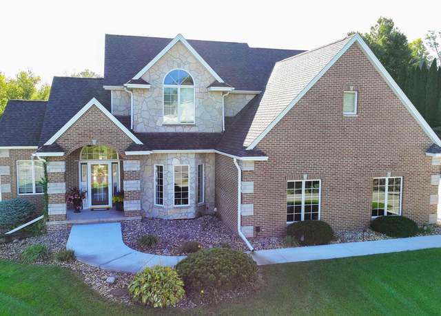 Property at 539 34th Avenue North, Clinton, IA 52732, 5 beds, 3 baths