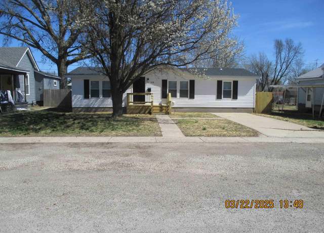 Property at 119 N Douglas St, Centralia, IL 62801, 3 beds, 2 baths