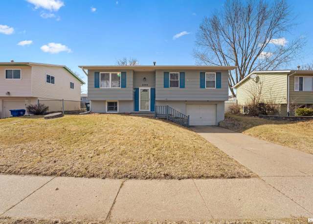 Property at 2240 Jebens Ave, Davenport, IA 52804, 3 beds, 1 bath