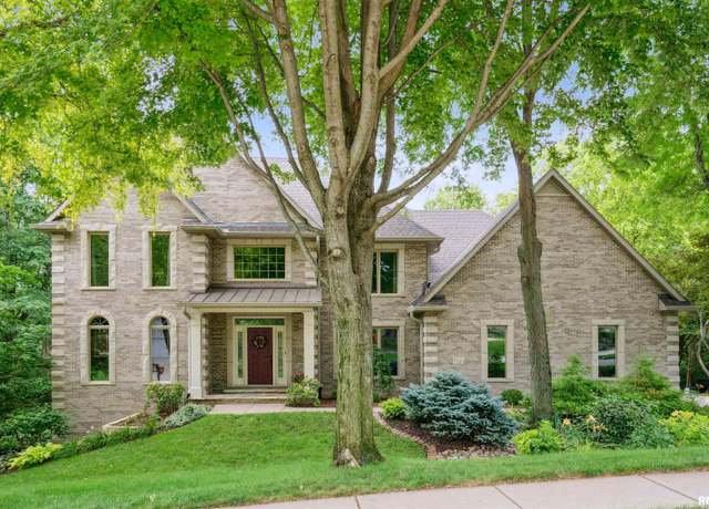 Property at 4457 Old Ivy Ct, Bettendorf, IA 52722, 4 beds, 3.5 baths