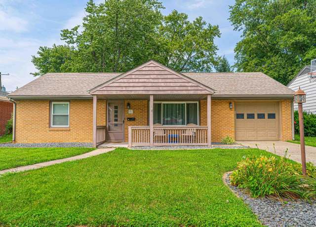 Property at 137 Portland Pl, Lincoln, IL 62656, 3 beds, 1 bath