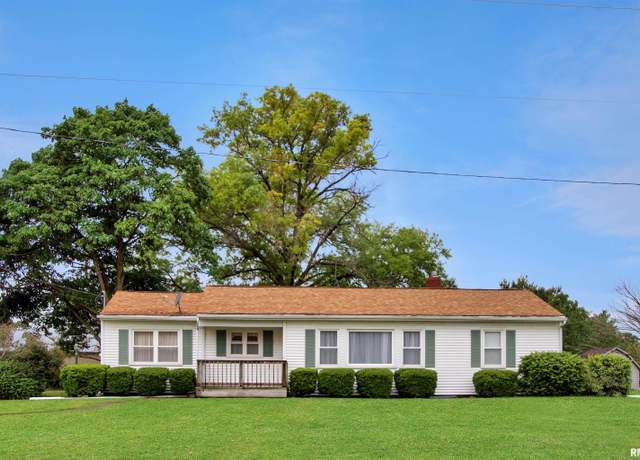 Property at 419 S Franklin St, Toulon, IL 61483, 2 beds, 1 bath
