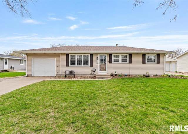 Property at 204 N 8th St, Eldridge, IA 52748, 5 beds, 2 baths