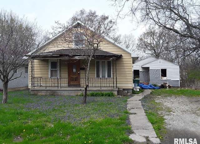Property at 2131 E Carpenter St, Springfield, IL 62702, 2 beds, 1 bath