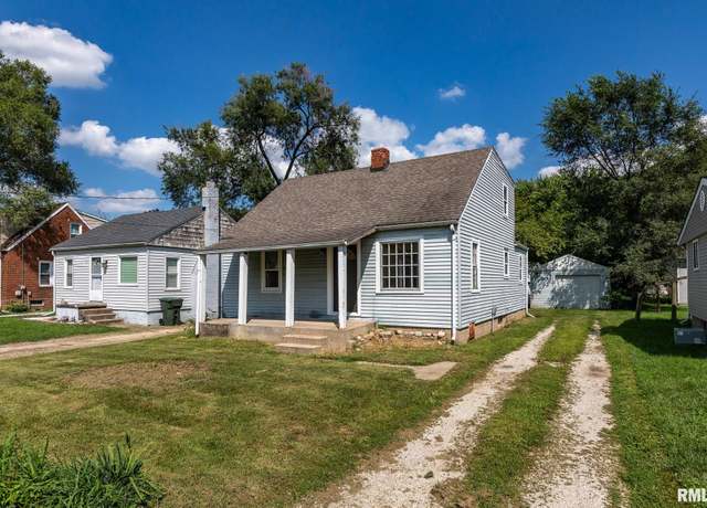 Property at 122 Callender St, East Peoria, IL 61611, 4 beds, 1 bath