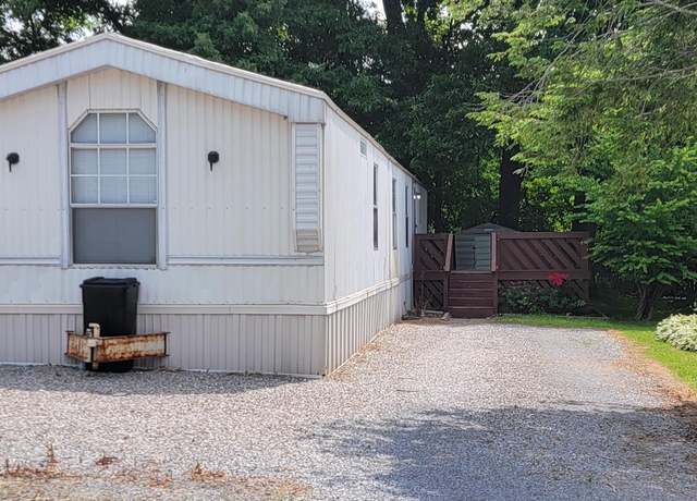 Property at 1535 Maureen Avenue Drive, Marion, IL 62959, 3 beds, 2 baths