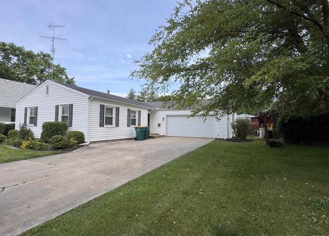 Property at 620 E Jefferson St, Macomb, IL 61455, 3 beds, 2 baths