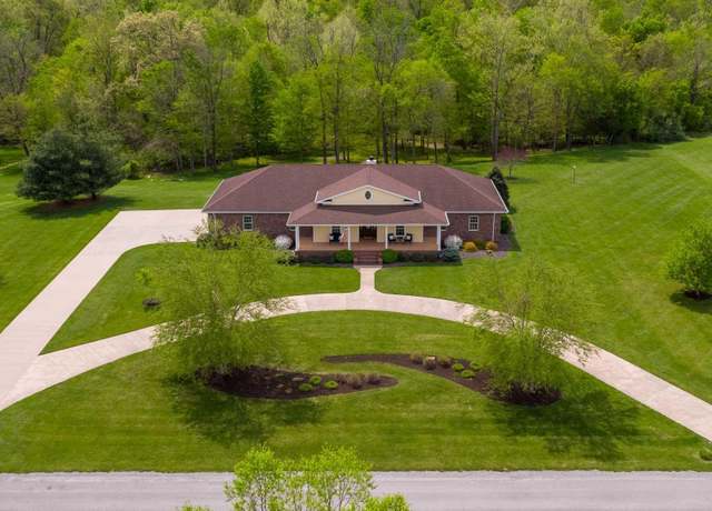 Property at 3725 Ariel Dr, Murphysboro, IL 62966, 3 beds, 2 baths