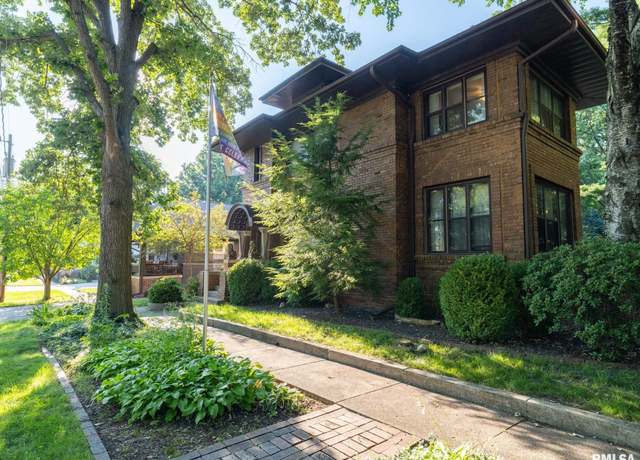 Property at 57 Selden St, Galesburg, IL 61401, 4 beds, 2 baths