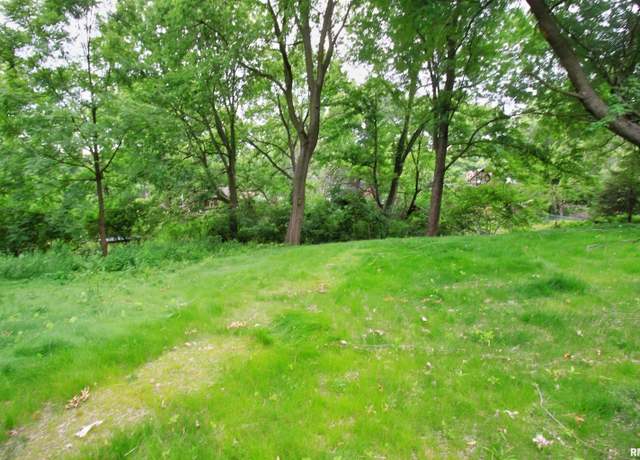 Property at 2043 12th St, East Moline, IL 61244-2212