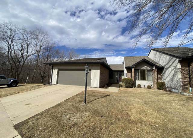Property at 915 W Chalon Pl, Peoria, IL 61614, 3 beds, 3 baths
