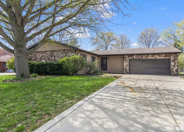 Property at 4143 Hazelcrest Rd, Springfield, IL 62703, 3 beds, 2 baths