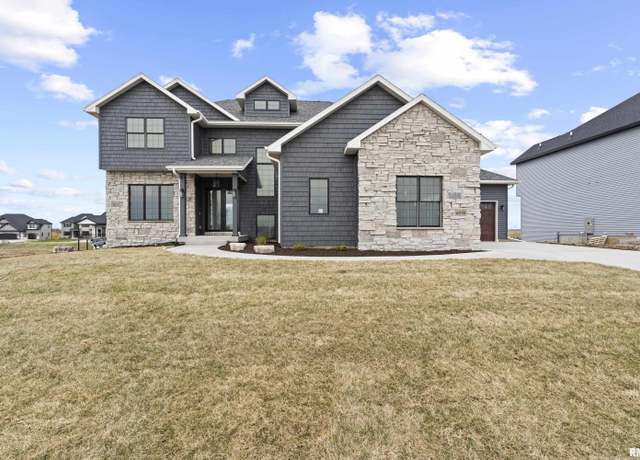 Property at 6578 Cardinal Rd, Bettendorf, IA 52722, 5 beds, 4.5 baths