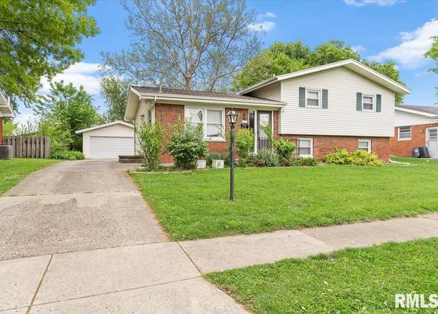 Property at 3156 Elmhurst Dr, Springfield, IL 62704, 3 beds, 2 baths