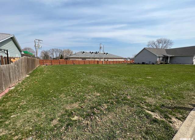 Property at 510 16th St, Lincoln, IL 62656