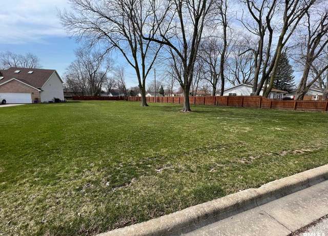 Property at 511 16th St, Lincoln, IL 62656