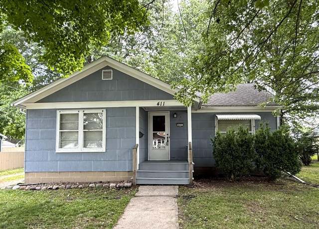 Property at 411 Arnold St, Galesburg, IL 61401, 2 beds, 1 bath