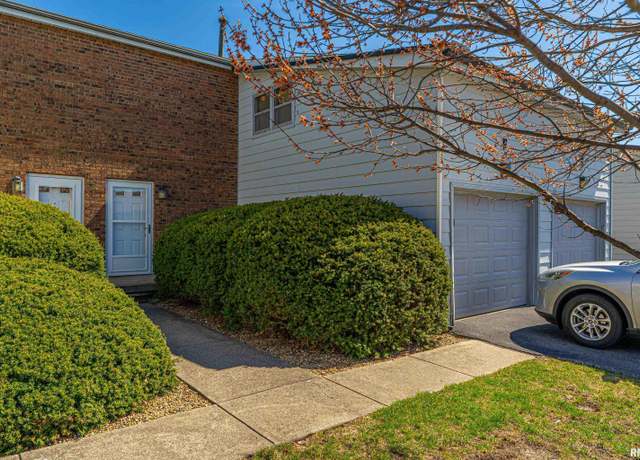 Property at 2516 E Washington St Unit F, Bloomington, IL 61704, 3 beds, 1.5 baths