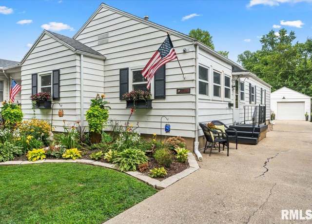 Property at 1832 S Walnut St, Springfield, IL 62704, 3 beds, 1 bath