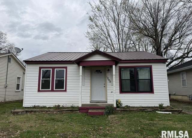 Property at 1808 Market St, Metropolis, IL 62960, 2 beds, 1 bath