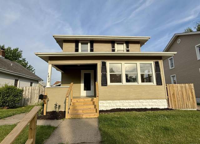 Property at 1820 13th St, Rock Island, IL 61201, 4 beds, 1.5 baths