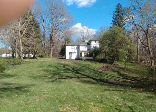 Property at 916 SE 2nd Ave, Aledo, IL 61231, 3 beds, 3 baths