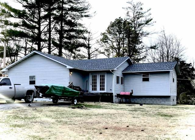 Property at 225 Arrowhead Dr, Goreville, IL 62939, 4 beds, 1.5 baths