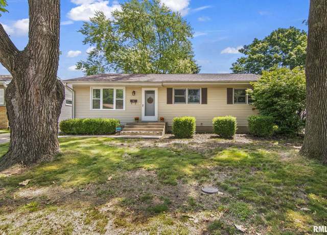 Property at 1916 Fairmont Dr, Springfield, IL 62702, 3 beds, 2 baths