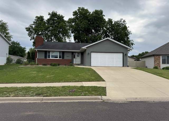 Property at 2106 Marigold Dr, Pekin, IL 61554, 5 beds, 3 baths