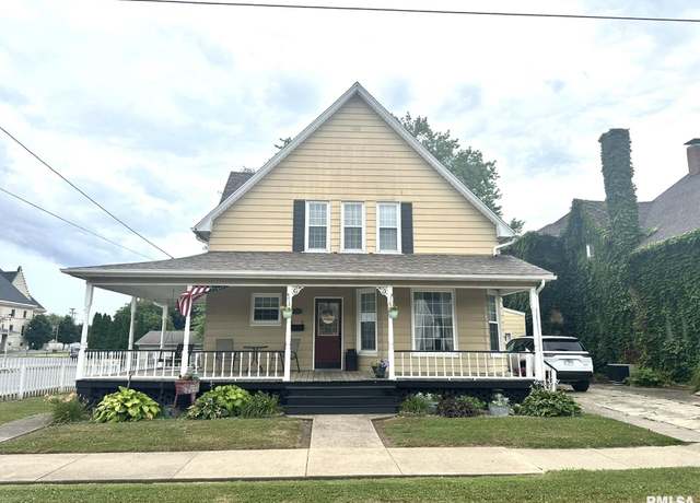 Property at 146 W Locust St, Canton, IL 61520, 3 beds, 1.5 baths
