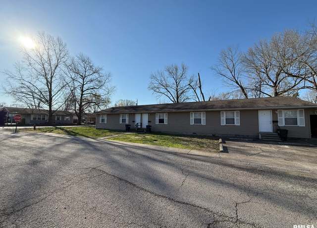 Property at 1101 W Walnut St, Marion, IL 62959, 6 beds, 3 baths