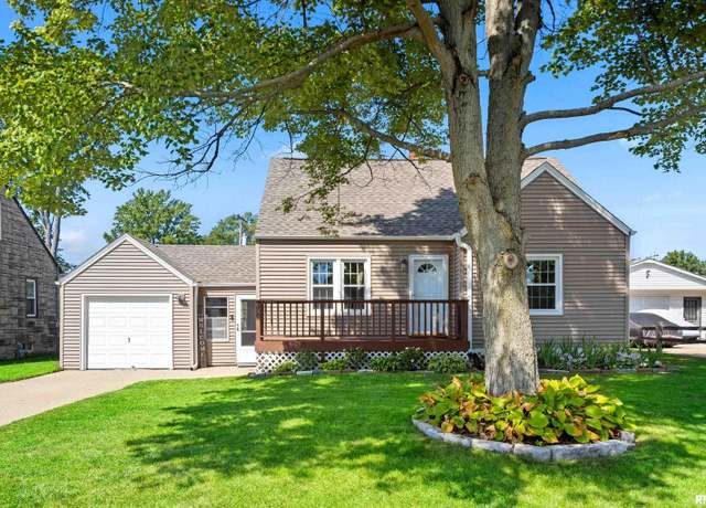 Property at 205 Howard St, East Peoria, IL 61611, 3 beds, 1 bath