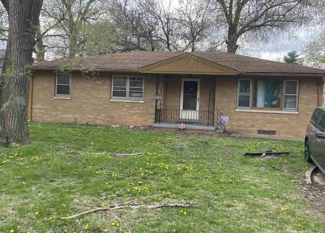 Property at 3315 N Missouri Ave, Peoria, IL 61603, 3 beds, 1 bath