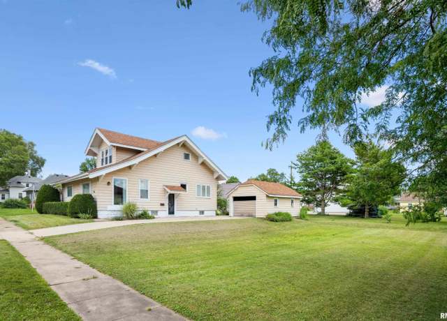 Property at 110 Hall Ave, Lowden, IA 52255, 3 beds, 1.5 baths