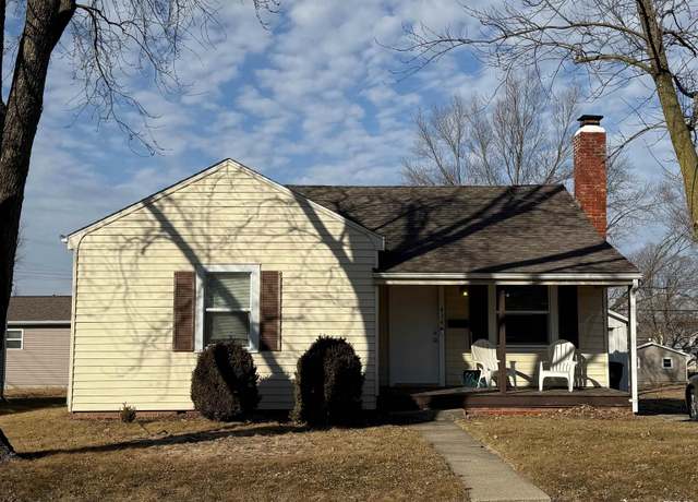 Property at 434 W Murray St, Macomb, IL 61455, 3 beds, 1 bath