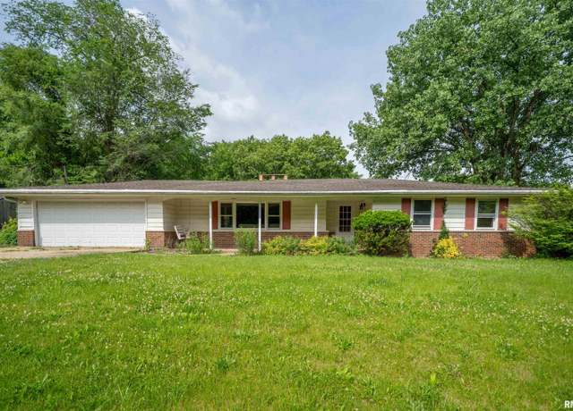 Property at 23907 Veterans Rd, Morton, IL 61550, 3 beds, 2 baths