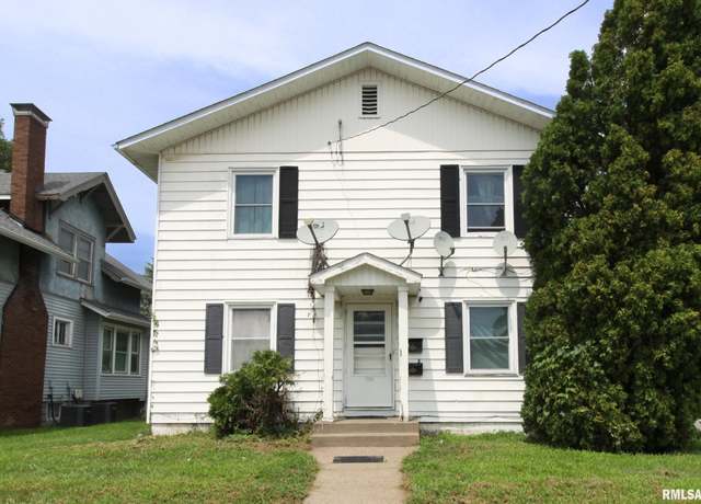 Property at 1634 W 17th St, Davenport, IA 52804, 4 beds, 2 baths