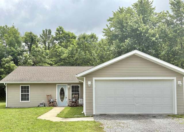 Property at 112 Townhouse Dr, Carterville, IL 62918, 3 beds, 2 baths