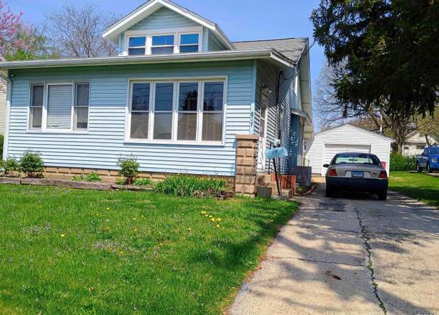 Property at 817 E Lake Ave, Peoria Heights, IL 61616, 3 beds, 2 baths